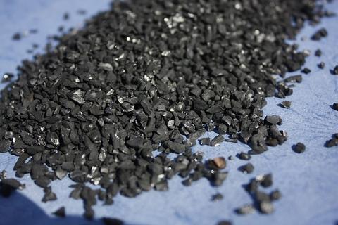 「纤维球」用以滤掉水里的固态悬浮固体